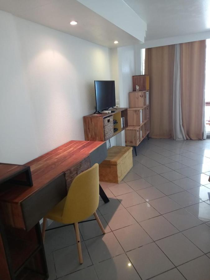 Grand Studio De 41 M², Vue Mer Et Jardin Tropical. Le Gosier  Exteriér fotografie